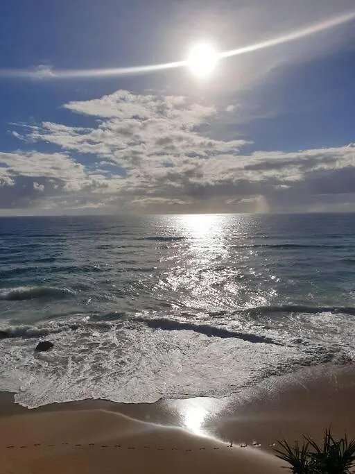 Tranquil Beach Getaway 쿨룸비치 아파트